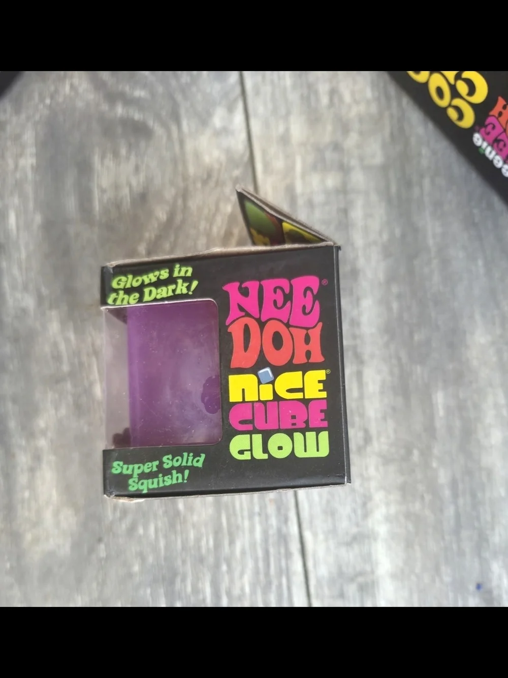 Nice Cube Glow Super Solid Squish - Purple